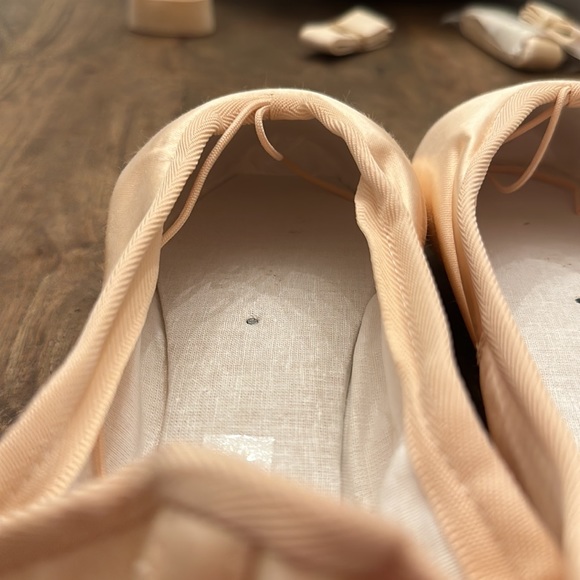 brand new Nikolay 3007 pointe shoes (7 1/2, XXX, M) - Picture 9 of 12